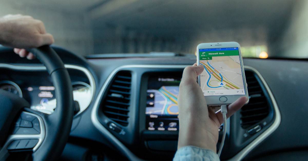 How Does GPS in Cars Work Without the Internet?