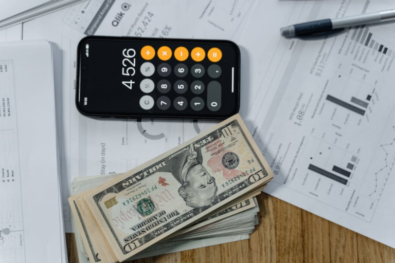 The Future Of Borrowing: Exploring The Pros And Cons Of Money Loan Apps