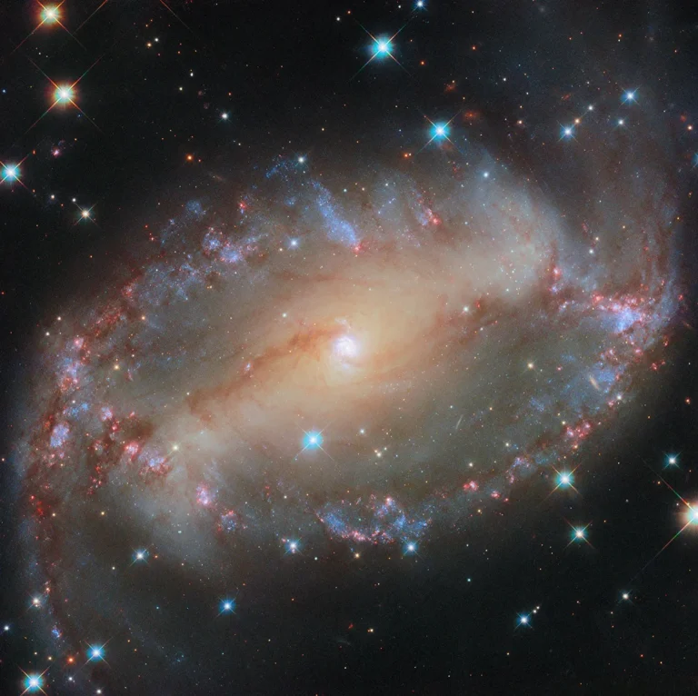 Hubble Discovers a Galactic Eye in the Cosmos