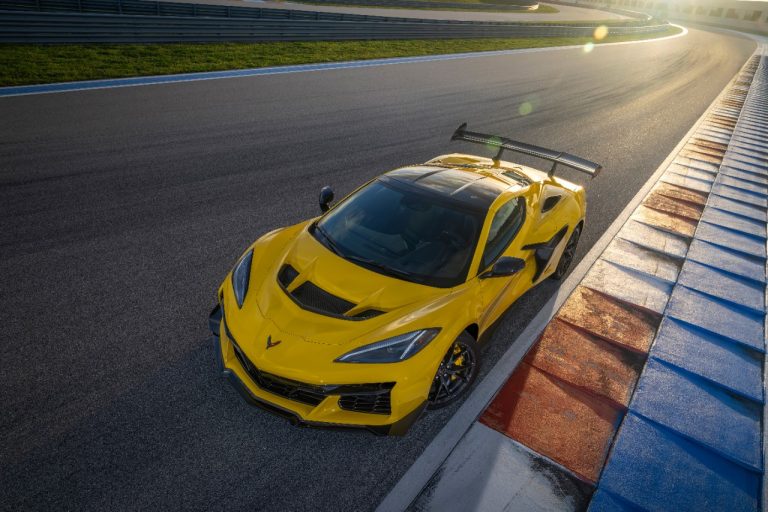 Chevy Unveils 2025 Corvette ZR1 Pricing — Speed Like Never Before for Under $175K!