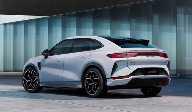 Sodium-Ion Batteries Overtake Lithium in New BYD Fleet, Slashes Entry Prices Below $15,000
