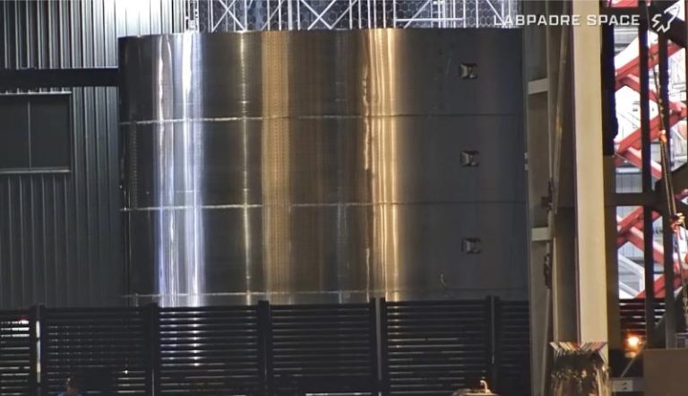 SpaceX Completes Stacking of Super Heavy Booster 19