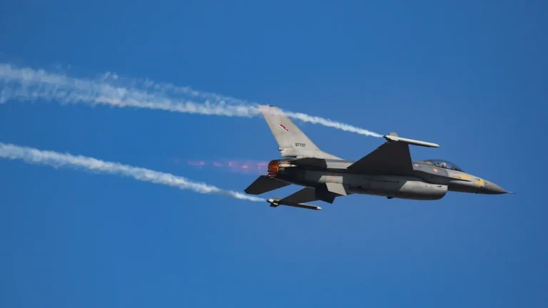 Electromagnetic Catapults Launch Military Jets Efficiently