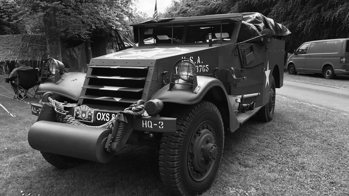 Fuchs Fuchs Armored Engineering Support Vehicle for Fallout Zone Infrastructure Assessment