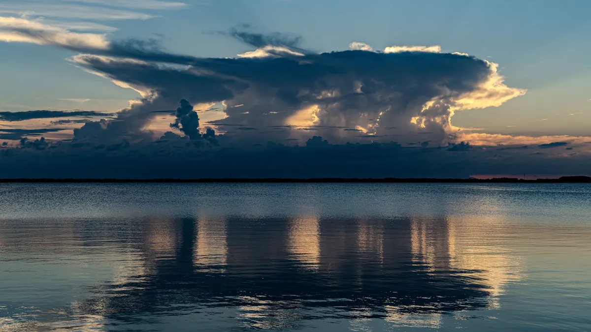Intermittent Signal Reflections Suggesting Unknown Atmospheric Phenomena