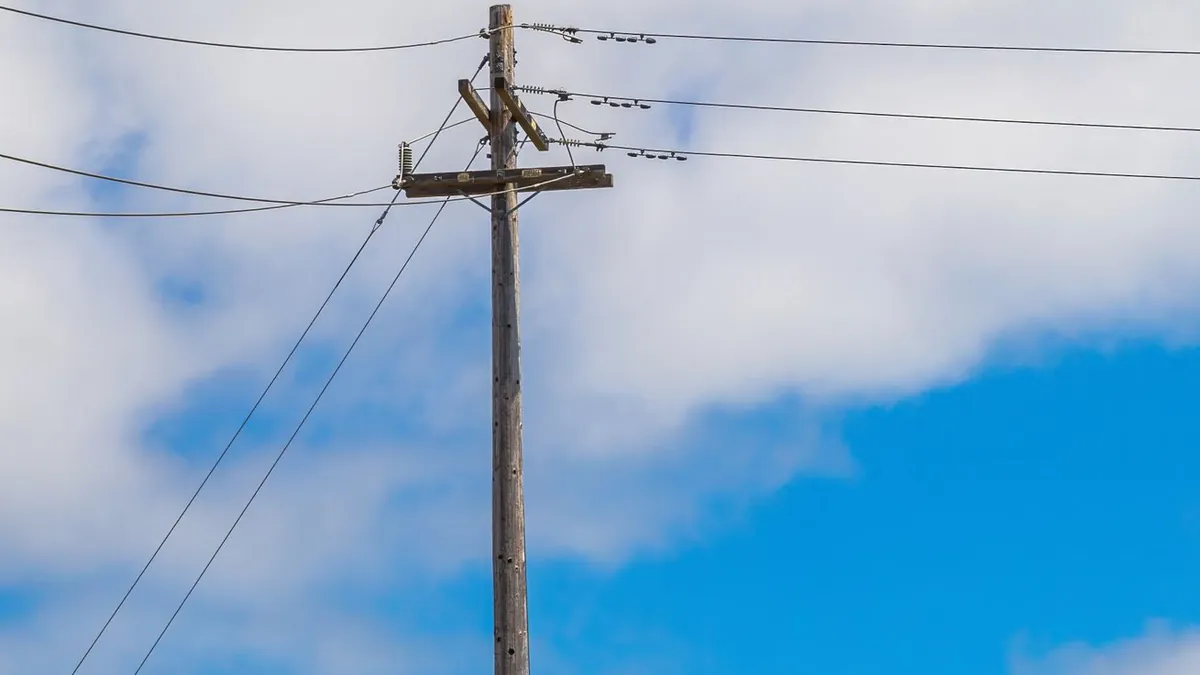 PowerPerch Pro X1 – Advanced Grip Technology for Secure Power Line Landings with Integrated Solar Charging Cells